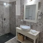 Hibiscus Comfort Bed & Breakfast Quartu SantʼElena