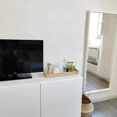 לינה וארוחת בוקר Hibiscus Comfort Quartu SantʼElena