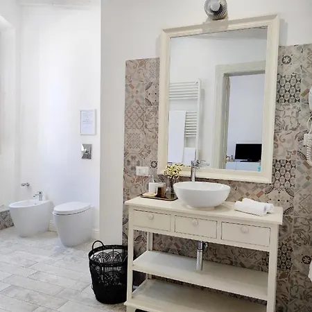 Hibiscus Comfort לינה וארוחת בוקר Quartu SantʼElena